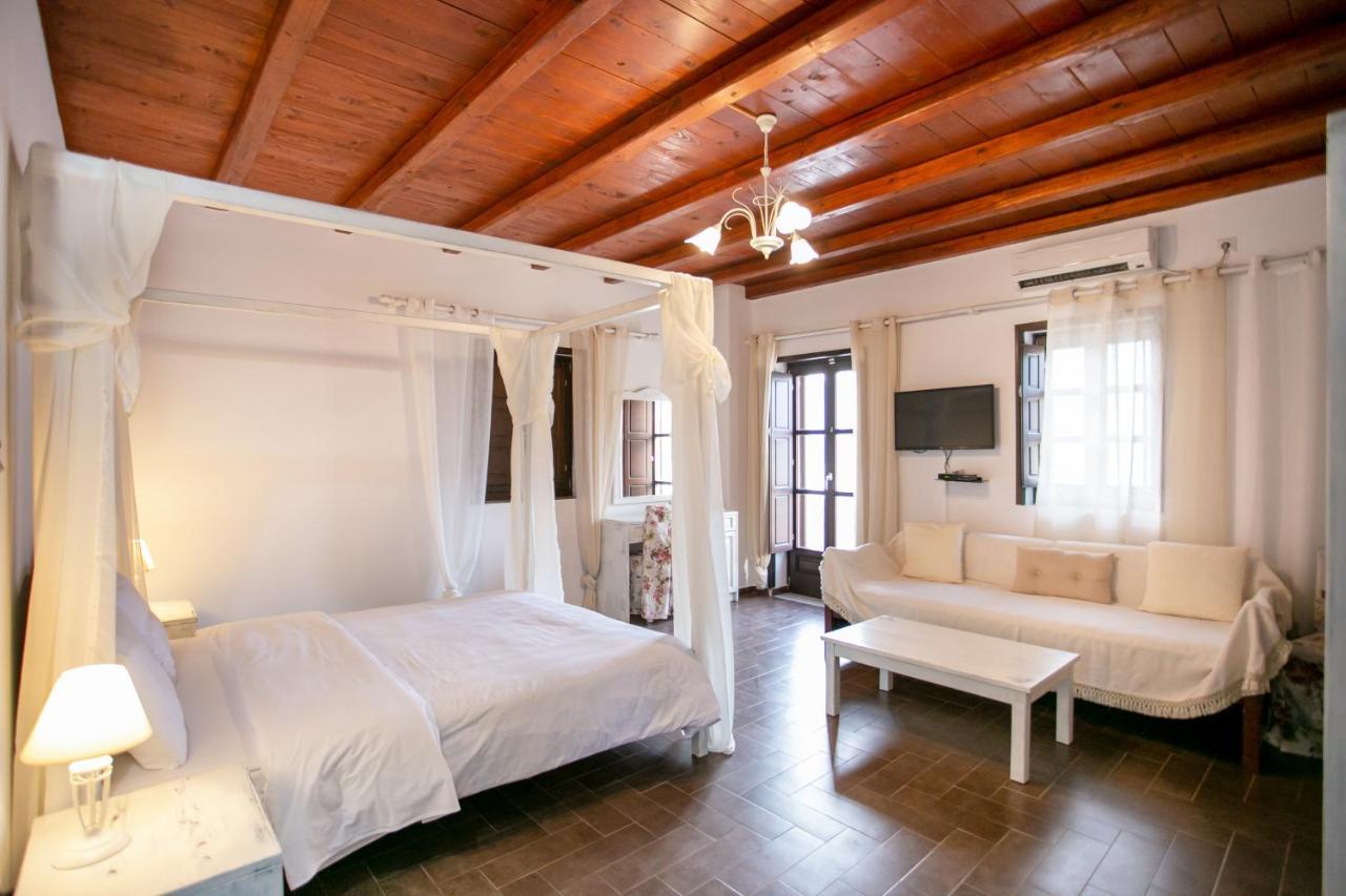 Traditional Apartments Plagiaki Neo Oitilo ภายนอก รูปภาพ