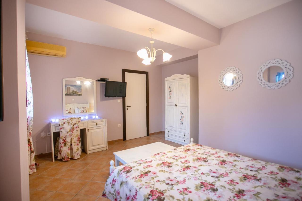 Traditional Apartments Plagiaki Neo Oitilo ภายนอก รูปภาพ