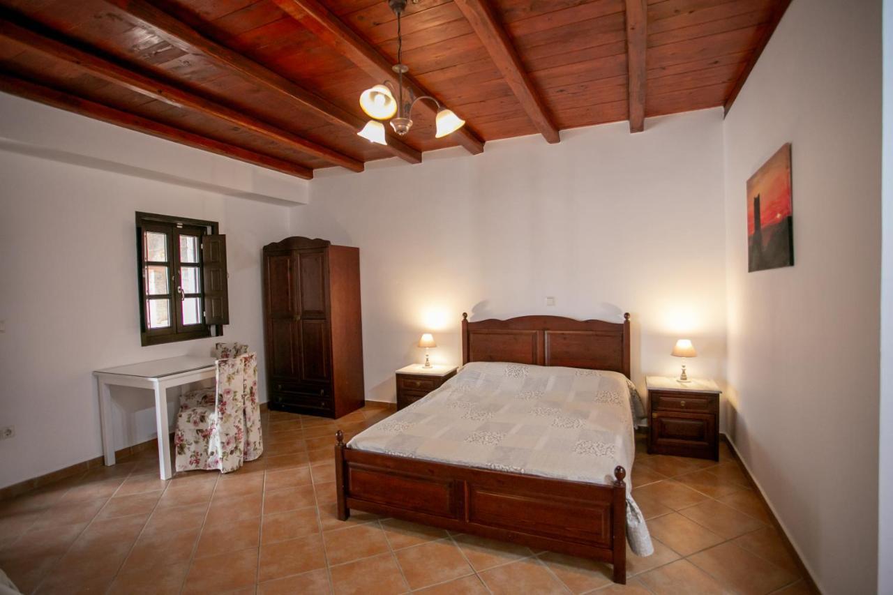Traditional Apartments Plagiaki Neo Oitilo ภายนอก รูปภาพ