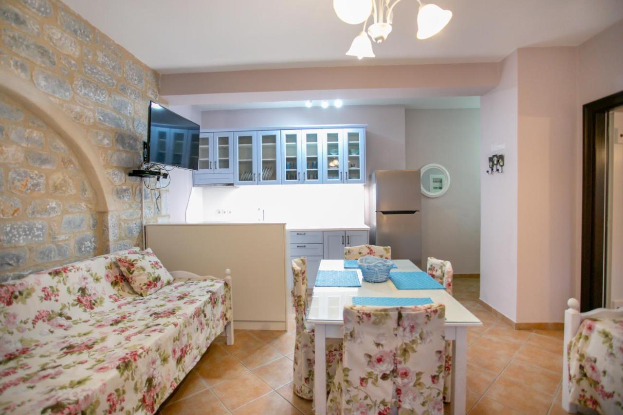 Traditional Apartments Plagiaki Neo Oitilo ภายนอก รูปภาพ
